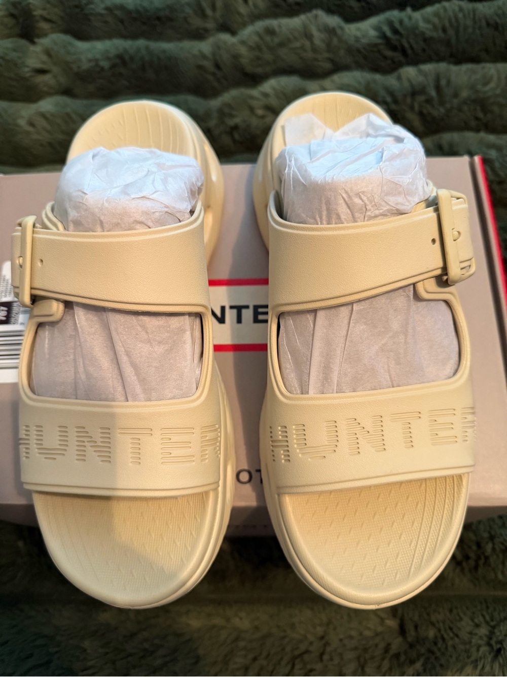 Hunter Cream Rubber Adjustable Buckle Slide Sandals